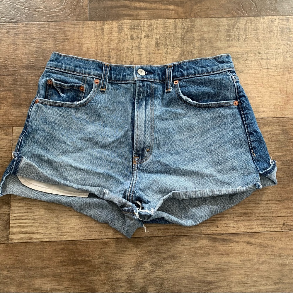 Abercrombie & Fitch high rise mom shorts